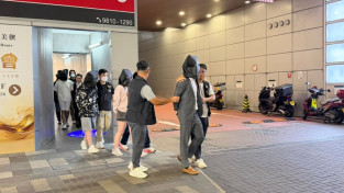 [홍콩뉴스] "예전에 날린 돈 찾아드립니다"… '가짜 런던 금' 사기단 결국 덜미