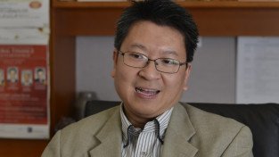 [홍콩뉴스] "좋은 학점 받고 부자 남편 잡으면 돼?" 홍콩 유명 교수, 언사 논란에 결국 사과