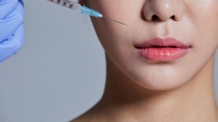 [홍콩뉴스] 홍콩 여성, 서울의 불법 시술소에서 보톡스 맞고 부작용 호소