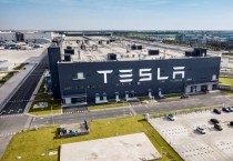 "테슬라, 美 생산 전기차에 중국산 부품 전면 배제 추진"