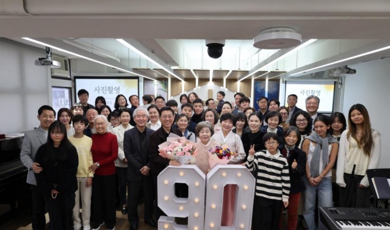 김판곤 감독 장모 김정순 권사 구순잔치 열어...'장수', '효도'로 유명해진 홍콩우리교회